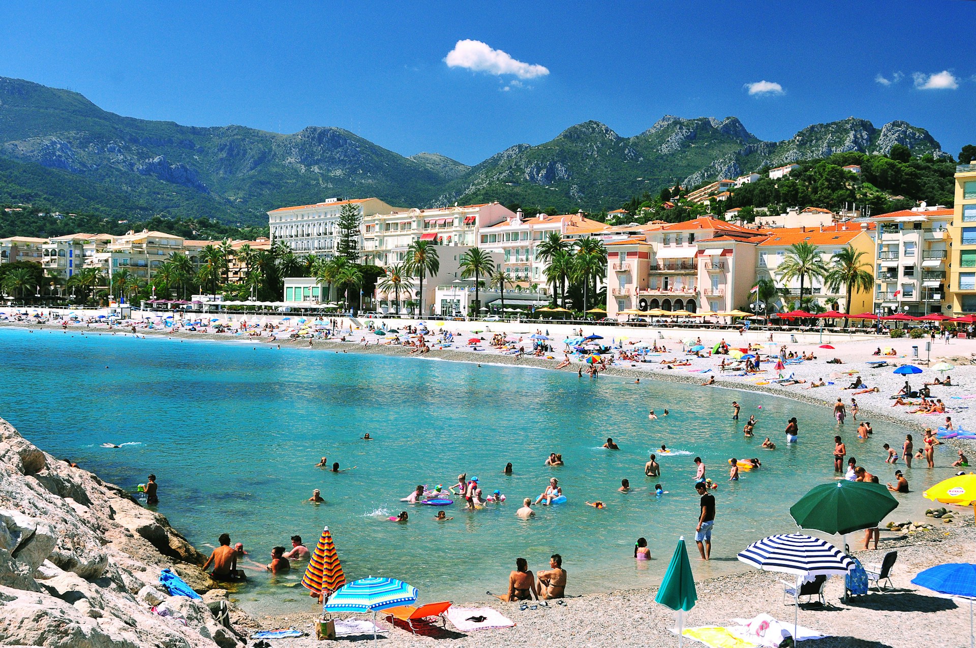 Vue de Menton et ses plages